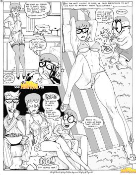 Check out how deep that whorish bitch can shuffle that cock